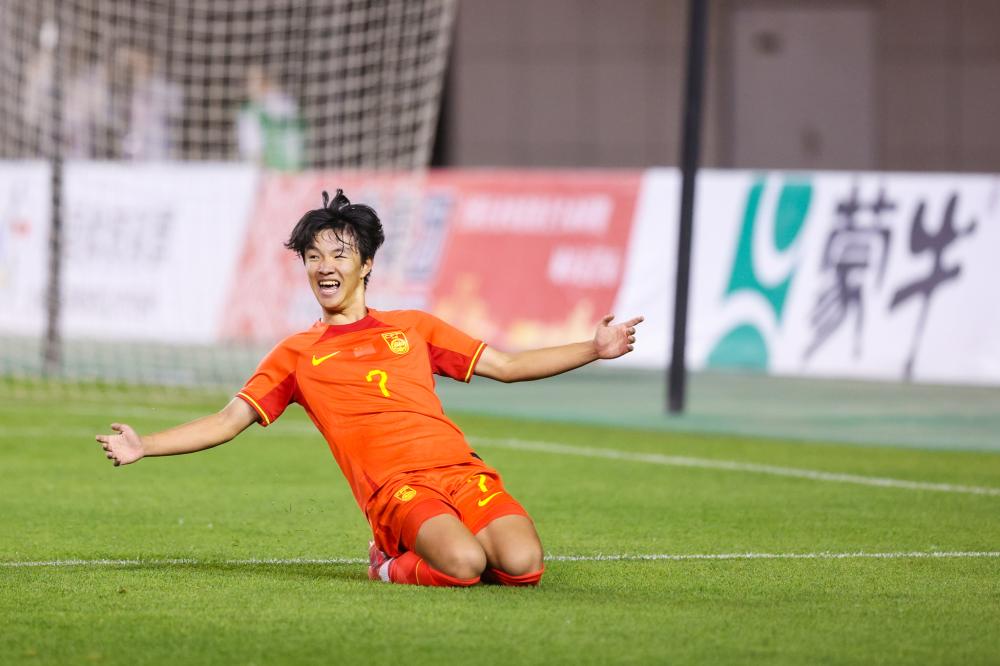 怀特塞德称赞CBA球员真实对抗少假摔体现尊重精神